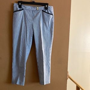 Jones New York Signature Gray & White Seersucker Pants. Size 12